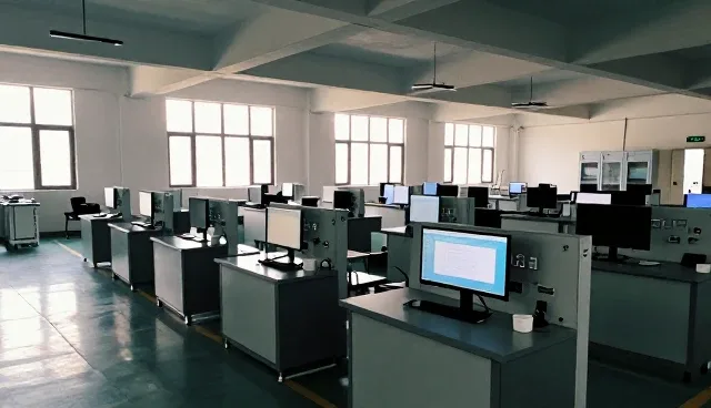 教育软件选型中学习跟进功能的核心考量